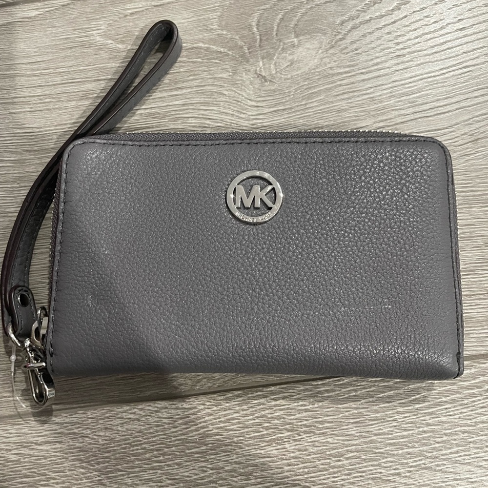 Michaela Kors wristlet